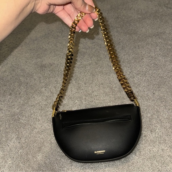 Pre-loved Mint Burberry Olympia Mini Shoulder Bag!
$899 100% authentic - Picture 2 of 9